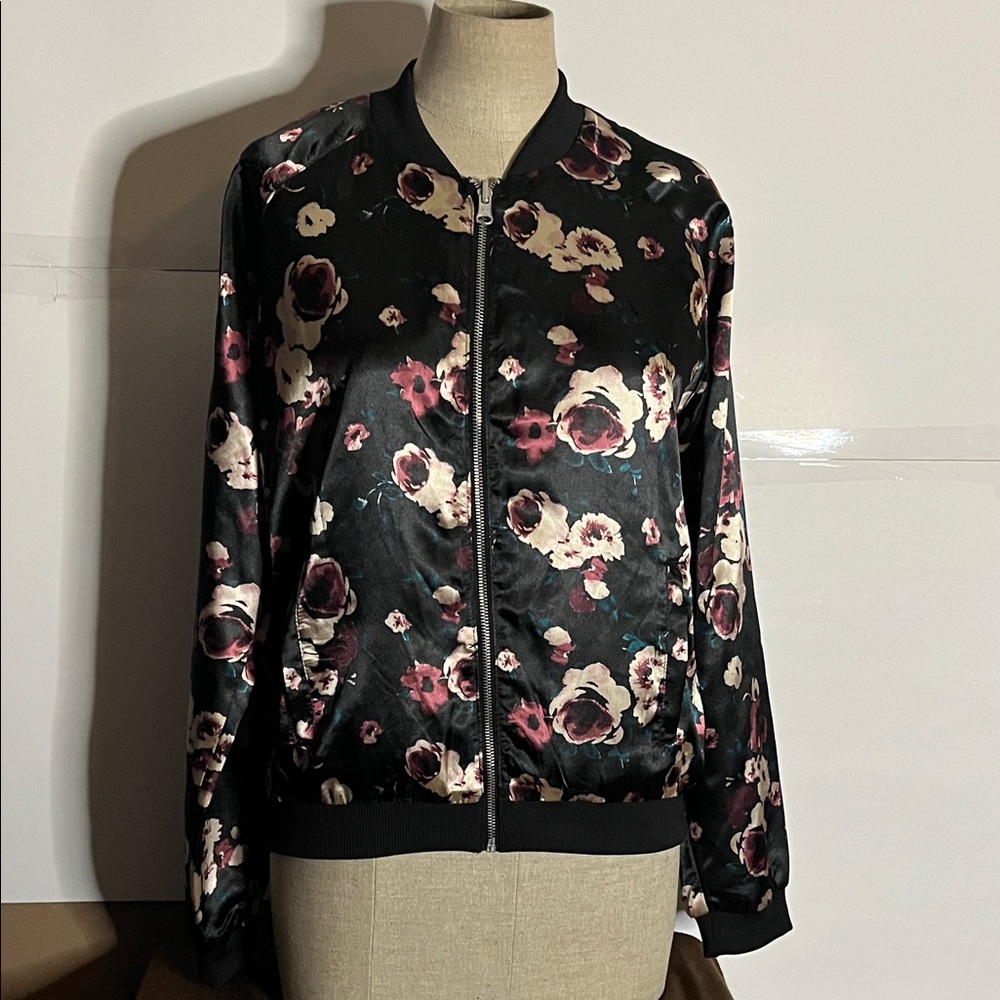 😄Reversible satin jacket bomber style floral two toned zipper